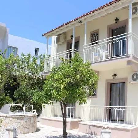 Paralia Hotel 2*