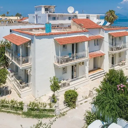 Paralia Hotel 2*